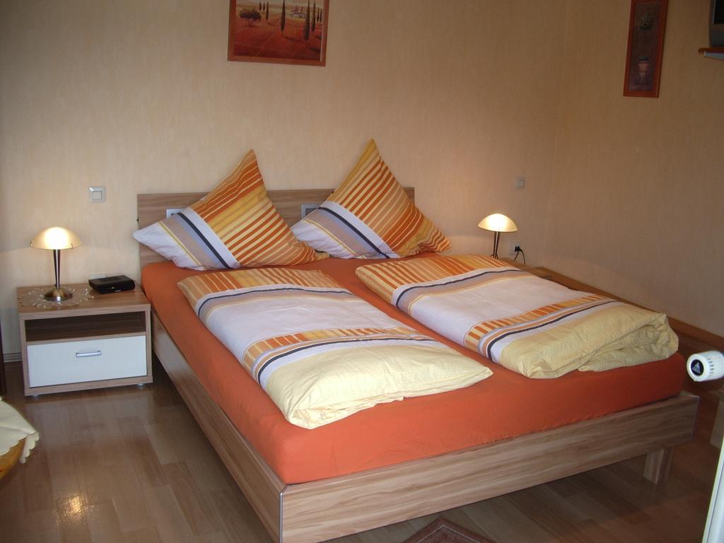 Gaestehaus Resi Otel Zeltingen-Rachtig Oda fotoğraf