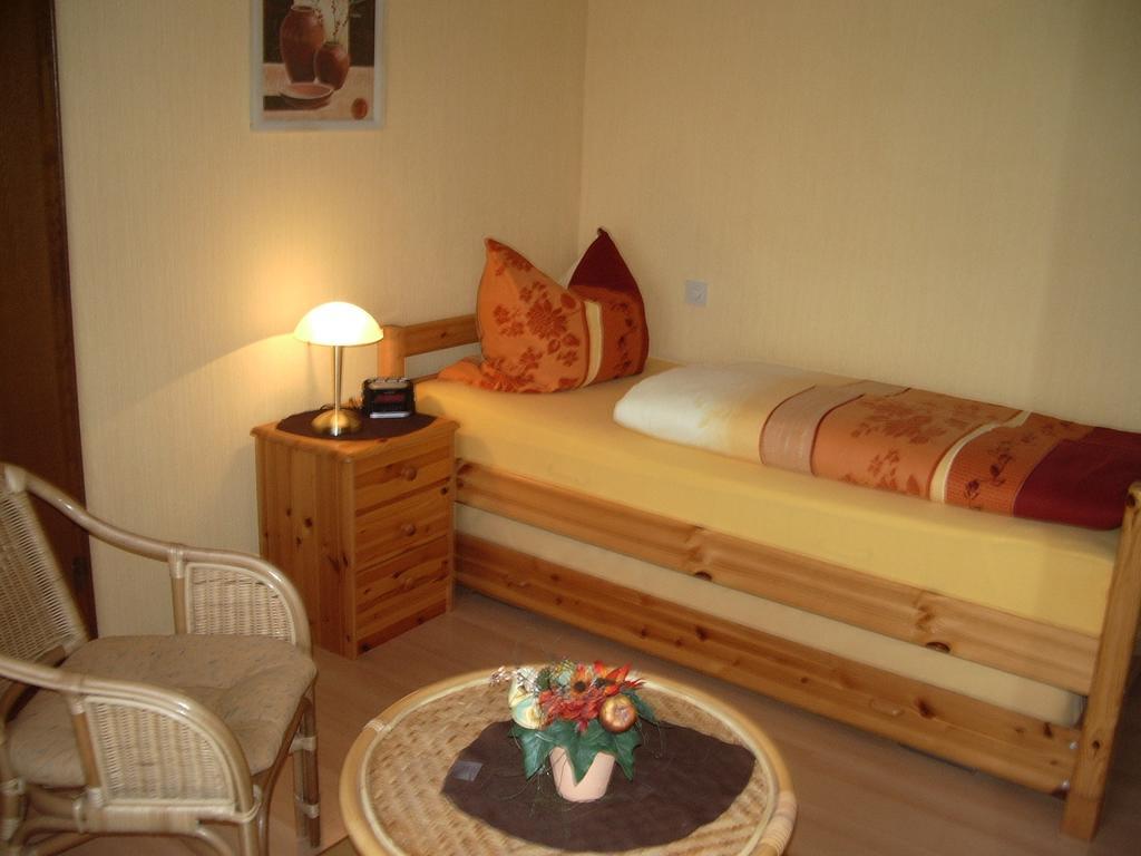 Gaestehaus Resi Otel Zeltingen-Rachtig Oda fotoğraf