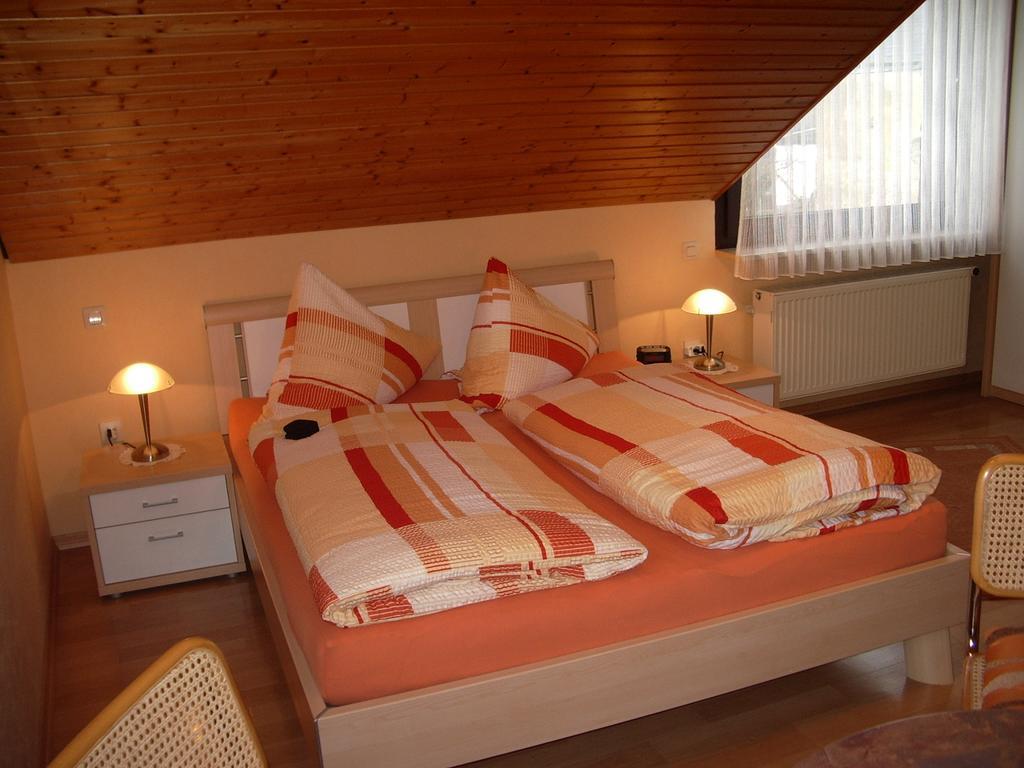 Gaestehaus Resi Otel Zeltingen-Rachtig Oda fotoğraf
